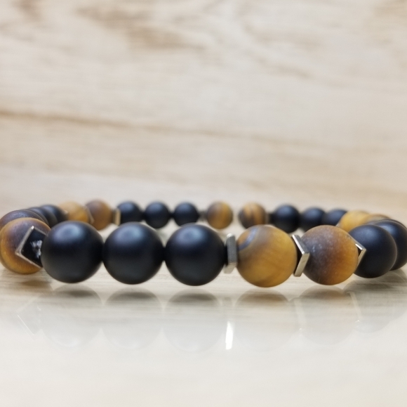 Tiger Eye & Black Onyx Beaded Gemstone Bracelet - Picture 4 of 8